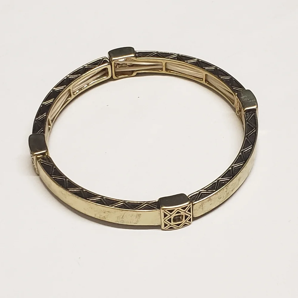 Unique Gold Tone Triangular Design Stretch Bracelet